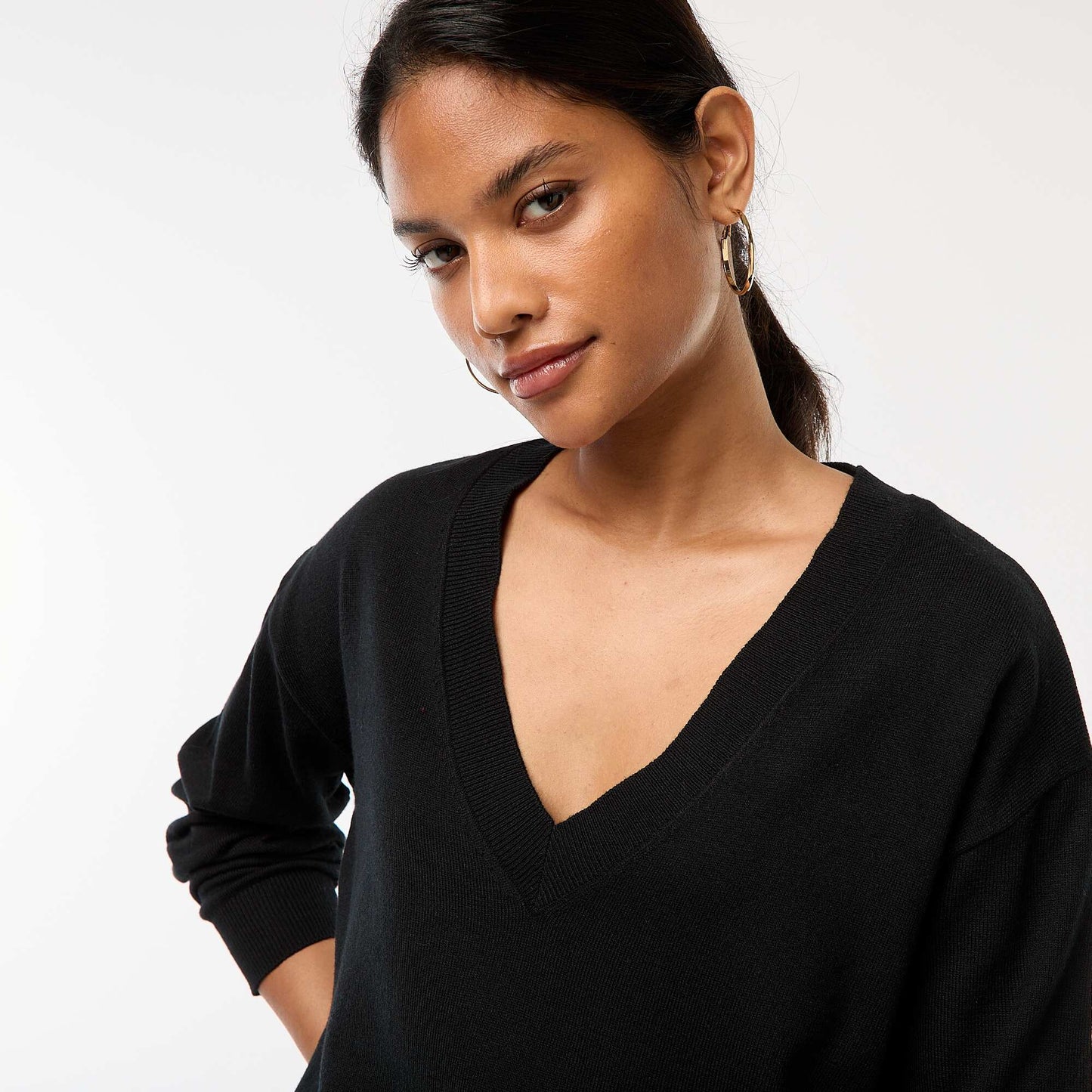 Fine-knit V-neck sweater BLACK