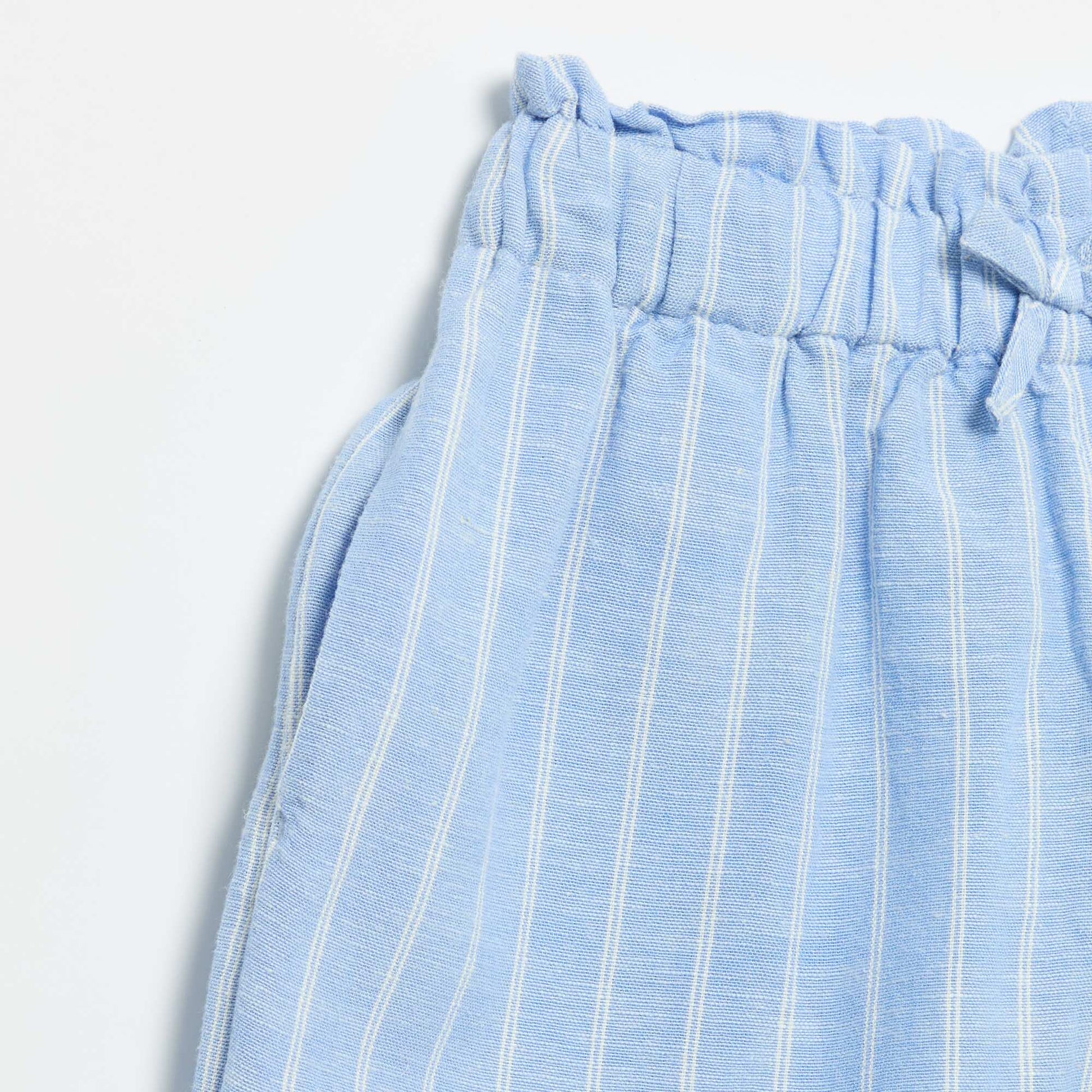 Solid shorts with decorative bow BLUE